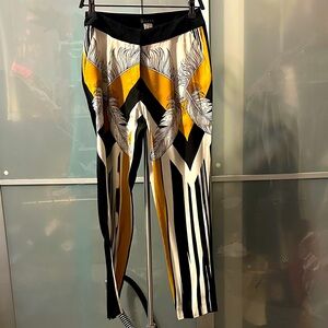 Gizia Black and Gold Patterned Trousers